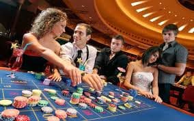 milo4d live-dealer blackjack table displayed on mobile phone screen with deposit and withdrawal icons visible