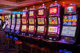 Wild Bandito five-reel slot interface on milo4d showing paylines and current stake